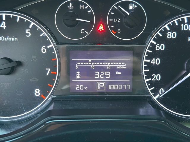 NISSAN日產 TIIDA  第8張相片