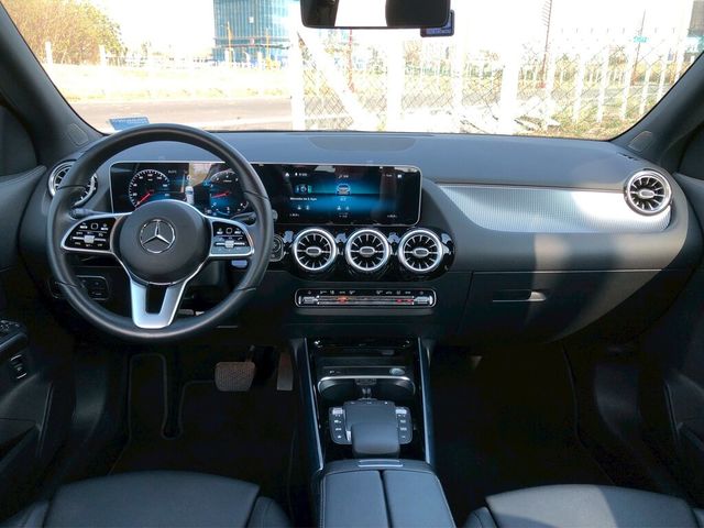 M-BENZ賓士 GLA200  第4張相片