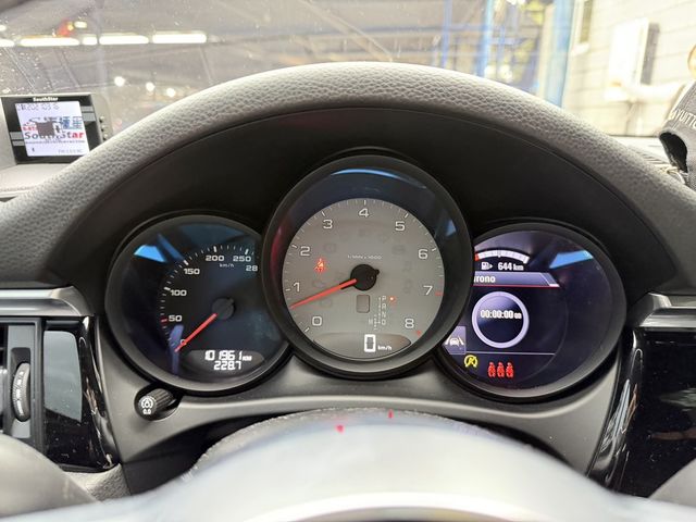 PORSCHE保時捷 MACAN S  第4張相片