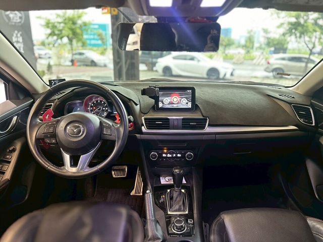 MAZDA馬自達 MAZDA 3  第3張相片