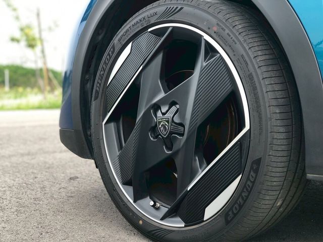 PEUGEOT寶獅 408  第5張相片