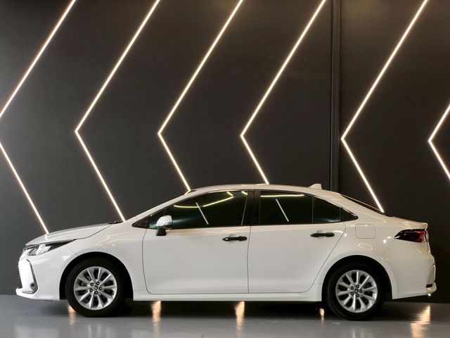 TOYOTA豐田 ALTIS  第2張相片
