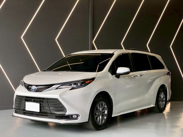 TOYOTA豐田 SIENNA  第1張相片