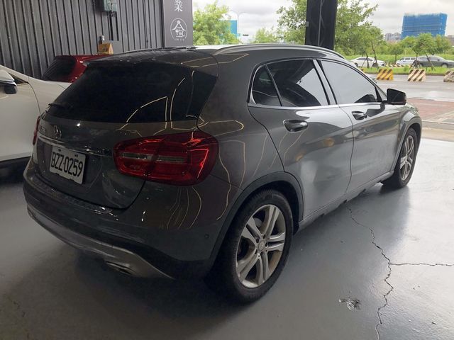 M-BENZ賓士 GLA200  第3張相片