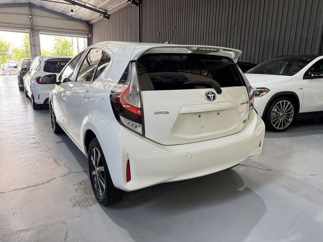 TOYOTA豐田 PRIUS C  第3張相片