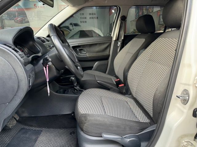FABIA COMBI 旅行車/省油省稅大空間/全新安卓機10吋大螢幕/4顆馬牌輪胎8成新/剛做完保養喔  第4張相片