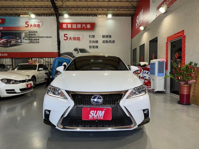 2015年小改款CT200 H F-SPORT版黑天蓬/F版方向盤/帥氣大包/倒車影像/雙前座電熱椅  第1張相片