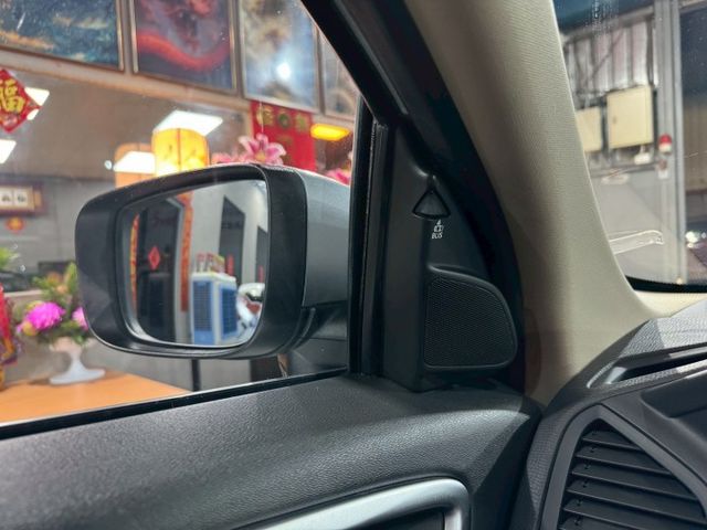 全景天窗/ACC跟車/盲點偵測/電尾門/四輪傳動/雙區恆溫/衛星導航/倒車影像  第13張相片