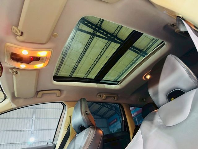 全景天窗/ACC跟車/盲點偵測/電尾門/四輪傳動/雙區恆溫/衛星導航/倒車影像  第15張相片