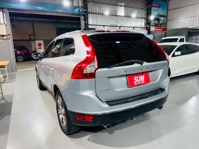 全景天窗/ACC跟車/盲點偵測/電尾門/四輪傳動/雙區恆溫/衛星導航/倒車影像  第17張相片
