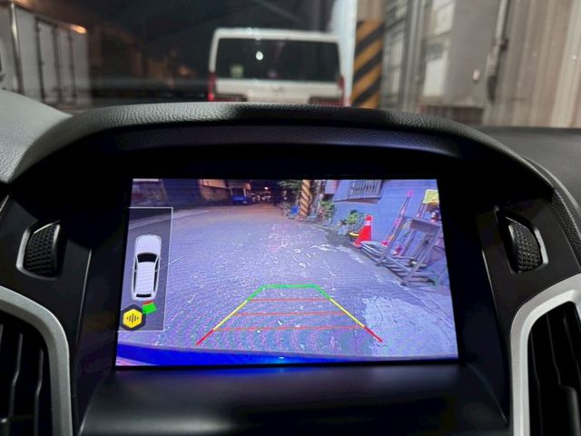 3.5代馬丁頭/實跑7萬多公里/定速/安卓機大螢幕/衛星導航/倒車影像/實車實價可全貸  第11張相片