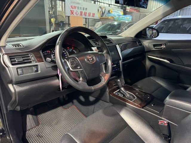 優質舒適大型房車/衛星導航/倒車影像/HID頭燈/左右獨立恆溫/後做出風口/可低利率分期全額貸款  第5張相片