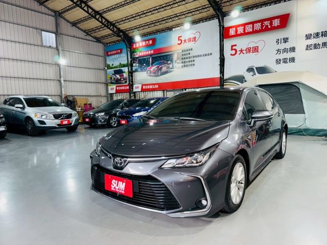 稀有尊絕版/數位儀表/實跑7萬多/摸門解鎖/按鍵式啟動/全車7顆安全氣囊/後座出風口  第3張相片