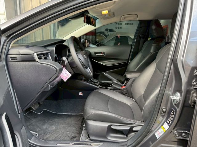 稀有尊絕版/數位儀表/實跑7萬多/摸門解鎖/按鍵式啟動/全車7顆安全氣囊/後座出風口  第4張相片