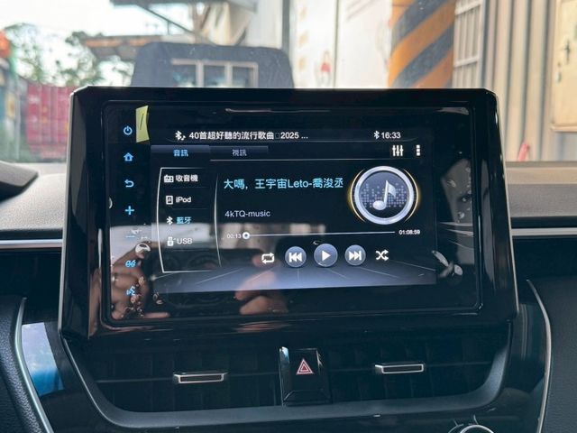 稀有尊絕版/數位儀表/實跑7萬多/摸門解鎖/按鍵式啟動/全車7顆安全氣囊/後座出風口  第11張相片