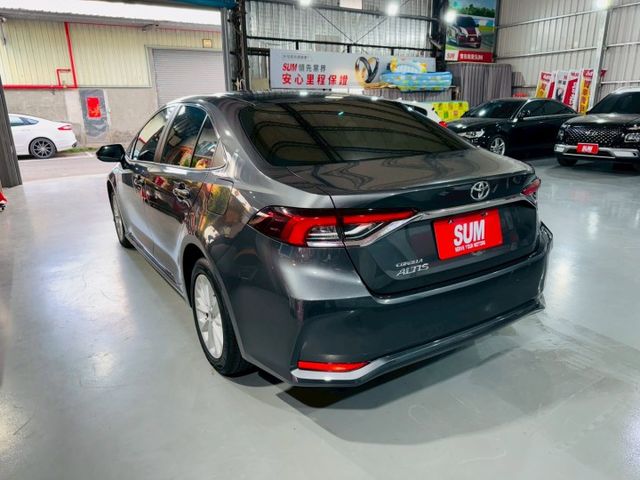 稀有尊絕版/數位儀表/實跑7萬多/摸門解鎖/按鍵式啟動/全車7顆安全氣囊/後座出風口  第17張相片