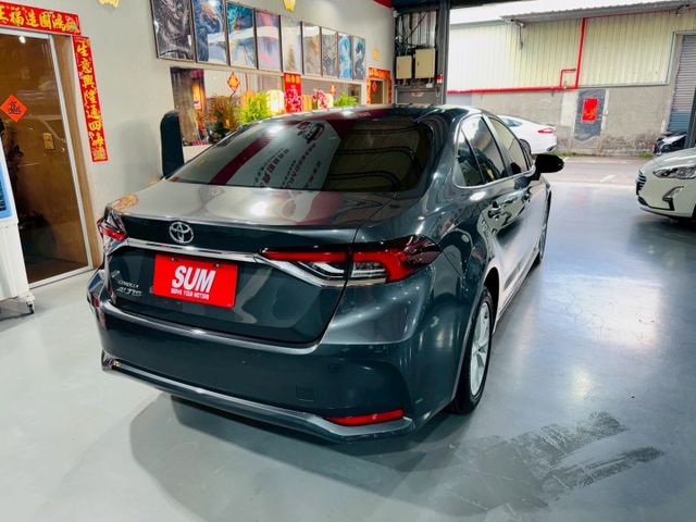 稀有尊絕版/數位儀表/實跑7萬多/摸門解鎖/按鍵式啟動/全車7顆安全氣囊/後座出風口  第19張相片