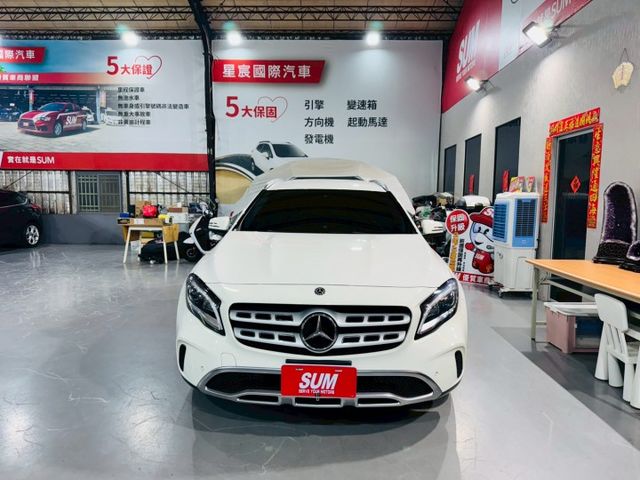 GLA200D/小改款LED頭燈/里程實跑4萬多公里/原版件/雙前座電動椅/電尾門/倒車影像/可全額貸  第1張相片