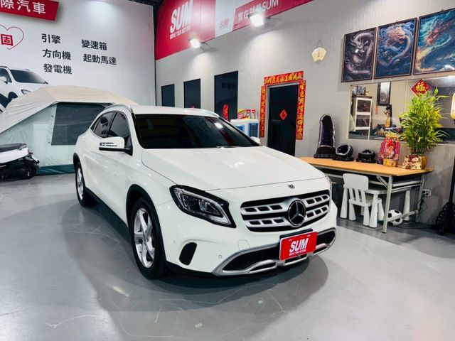 GLA200D/小改款LED頭燈/里程實跑4萬多公里/原版件/雙前座電動椅/電尾門/倒車影像/可全額貸  第3張相片