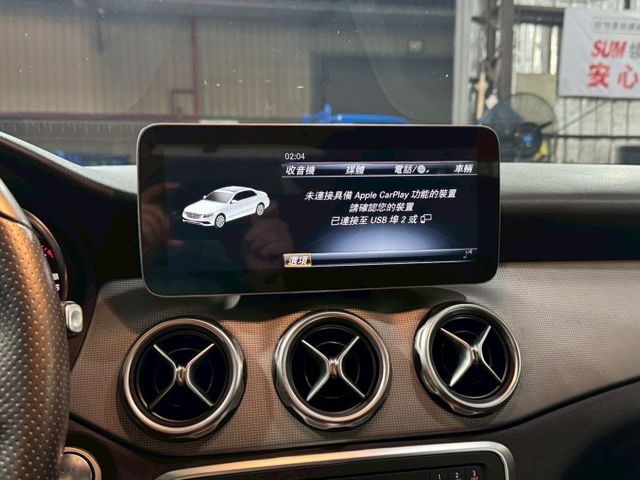 GLA200D/小改款LED頭燈/里程實跑4萬多公里/原版件/雙前座電動椅/電尾門/倒車影像/可全額貸  第11張相片