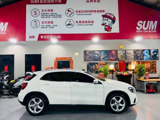 GLA200D/小改款LED頭燈/里程實跑4萬多公里/原版件/雙前座電動椅/電尾門/倒車影像/可全額貸  第20張相片