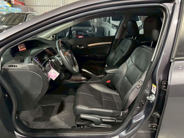 CIVIC K14 VTi-S 9.5代/實跑7萬多/方向盤換檔撥片/倒車影像/衛星導航/HID頭燈/天窗/恆溫定速/  第5張相片