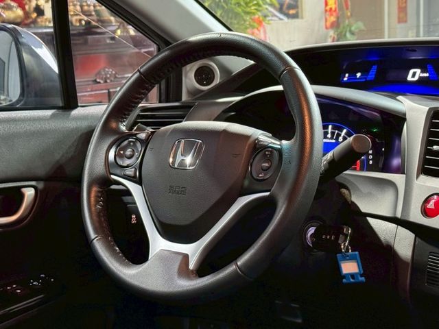 CIVIC K14 VTi-S 9.5代/實跑7萬多/方向盤換檔撥片/倒車影像/衛星導航/HID頭燈/天窗/恆溫定速/  第9張相片