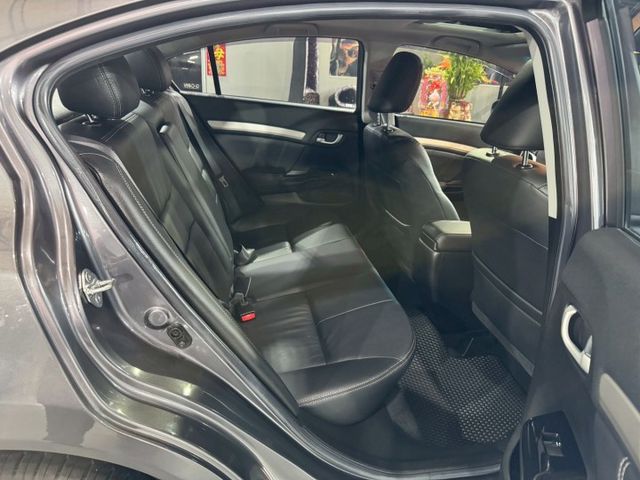 CIVIC K14 VTi-S 9.5代/實跑7萬多/方向盤換檔撥片/倒車影像/衛星導航/HID頭燈/天窗/恆溫定速/  第16張相片