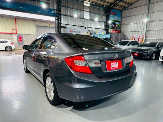 CIVIC K14 VTi-S 9.5代/實跑7萬多/方向盤換檔撥片/倒車影像/衛星導航/HID頭燈/天窗/恆溫定速/  第17張相片