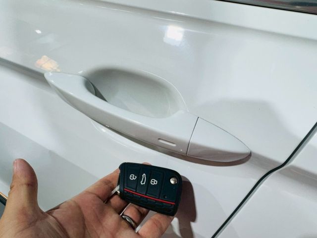 實跑6萬多公里原廠保養中/全車原版件/倒車影像/環景影像/電尾門/可全額貸款  第5張相片