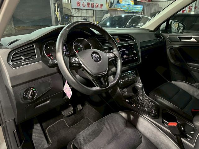 實跑6萬多公里原廠保養中/全車原版件/倒車影像/環景影像/電尾門/可全額貸款  第6張相片
