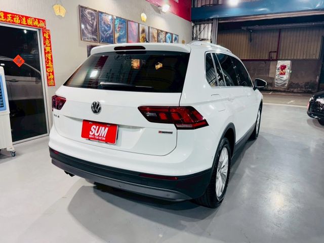 實跑6萬多公里原廠保養中/全車原版件/倒車影像/環景影像/電尾門/可全額貸款  第17張相片