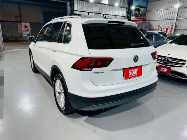 實跑6萬多公里原廠保養中/全車原版件/倒車影像/環景影像/電尾門/可全額貸款  第19張相片