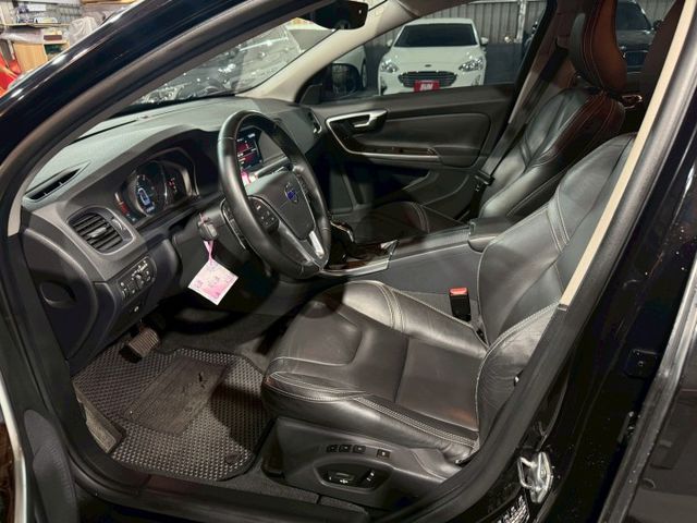 可全額貸款/方向盤F1換檔/柴油省油省稅大扭力/衛星導航/倒車影像/左右獨立恆溫  第4張相片