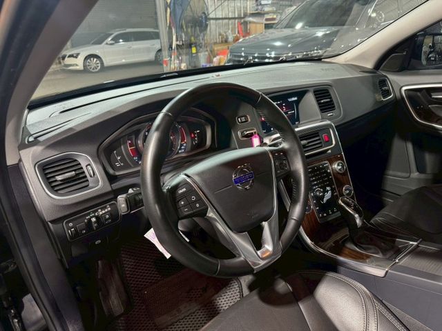 可全額貸款/方向盤F1換檔/柴油省油省稅大扭力/衛星導航/倒車影像/左右獨立恆溫  第5張相片