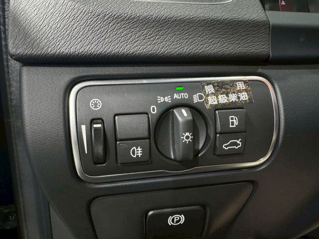 可全額貸款/方向盤F1換檔/柴油省油省稅大扭力/衛星導航/倒車影像/左右獨立恆溫  第11張相片