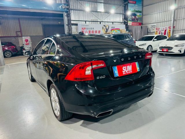 可全額貸款/方向盤F1換檔/柴油省油省稅大扭力/衛星導航/倒車影像/左右獨立恆溫  第16張相片