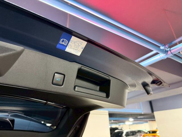 KUGA 250 ST-Line X 實跑2萬/百萬星空頂/電子可調式閥門/四輪驅動/250匹大馬力/全車氣氛燈可全貸  第18張相片