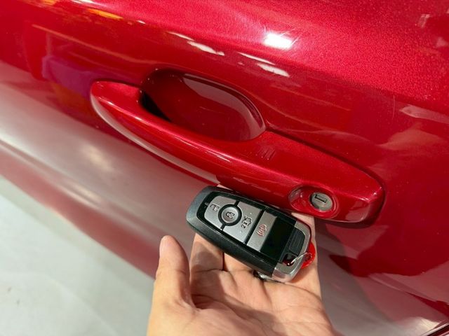 ST-LINE 法拉利紅實跑5萬/B&O九支環繞音響/倒車影響/ Level 2自動駕駛/Apple CarPlay  第5張相片