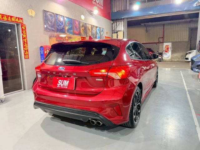 ST-LINE 法拉利紅實跑5萬/B&O九支環繞音響/倒車影響/ Level 2自動駕駛/Apple CarPlay  第17張相片