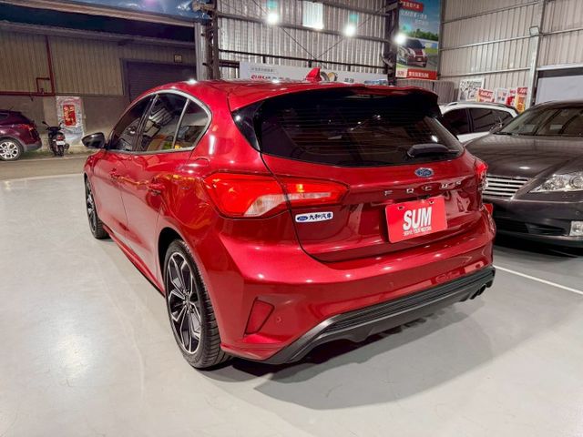 ST-LINE 法拉利紅實跑5萬/B&O九支環繞音響/倒車影響/ Level 2自動駕駛/Apple CarPlay  第19張相片