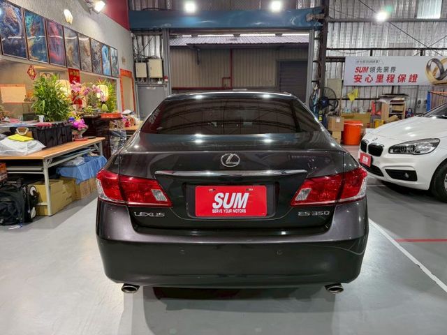 ES350旗艦版/實跑10萬/雙天窗/雙前座冷熱通風椅/倒車影像/電動後遮陽簾/摸門解鎖/可全貸  第16張相片