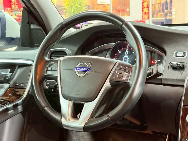 柴油新勢力/小改款數位儀表/恆溫定速/導航/倒車影像/盲點偵測/雙前座電動椅/可全貸  第8張相片