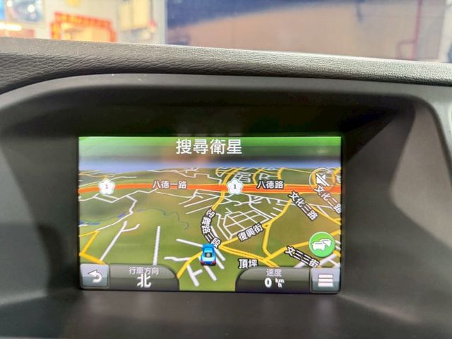 柴油新勢力/小改款數位儀表/恆溫定速/導航/倒車影像/盲點偵測/雙前座電動椅/可全貸  第10張相片