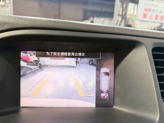 柴油新勢力/小改款數位儀表/恆溫定速/導航/倒車影像/盲點偵測/雙前座電動椅/可全貸  第11張相片