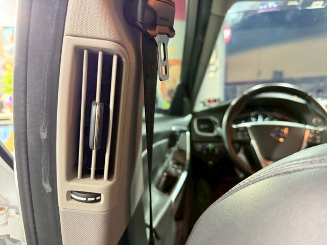 柴油新勢力/小改款數位儀表/恆溫定速/導航/倒車影像/盲點偵測/雙前座電動椅/可全貸  第13張相片