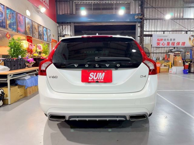 柴油新勢力/小改款數位儀表/恆溫定速/導航/倒車影像/盲點偵測/雙前座電動椅/可全貸  第18張相片