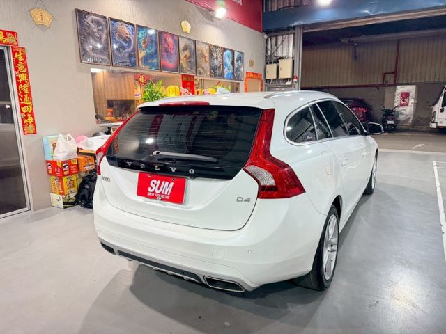 柴油新勢力/小改款數位儀表/恆溫定速/導航/倒車影像/盲點偵測/雙前座電動椅/可全貸  第19張相片