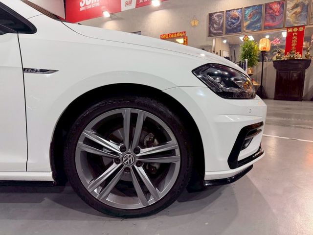 2018年式7.5代 GOLF 280TSI R-LINE 旅行車/實跑7萬公里/APPLE CARPLAY/全景天窗/  第4張相片