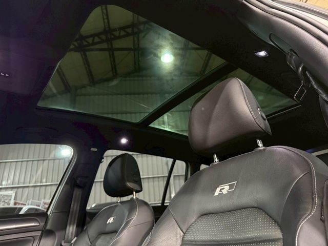 2018年式7.5代 GOLF 280TSI R-LINE 旅行車/實跑7萬公里/APPLE CARPLAY/全景天窗/  第7張相片
